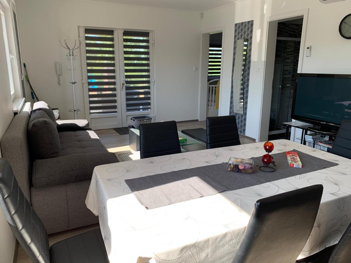 Fullhouse Apartmanhaz 扎马迪 外观 照片